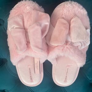 Victoria’s Secret slippers new with tag large